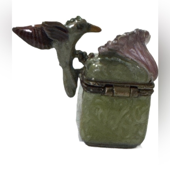 Jay Strongwater embellished hummingbird pill box 
NWT
5039 - Picture 2 of 4